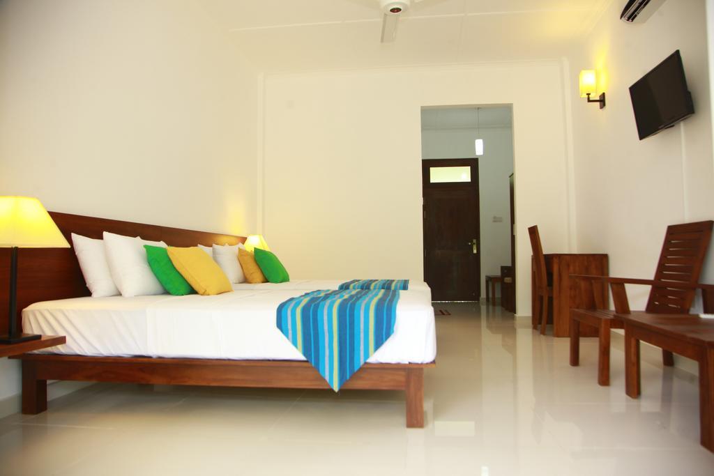 Samwill Holiday Resort Катарагама Номер фото