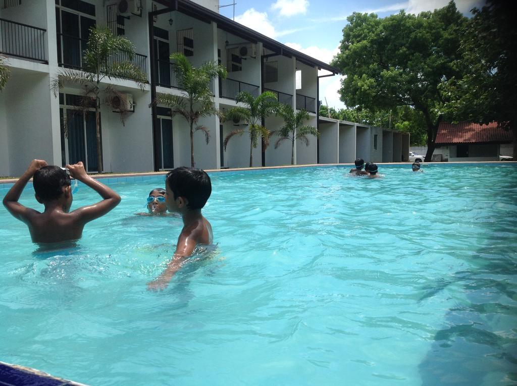 Samwill Holiday Resort Катарагама Екстер'єр фото